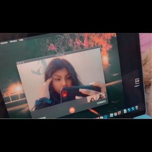 Meet your Posher, Estela